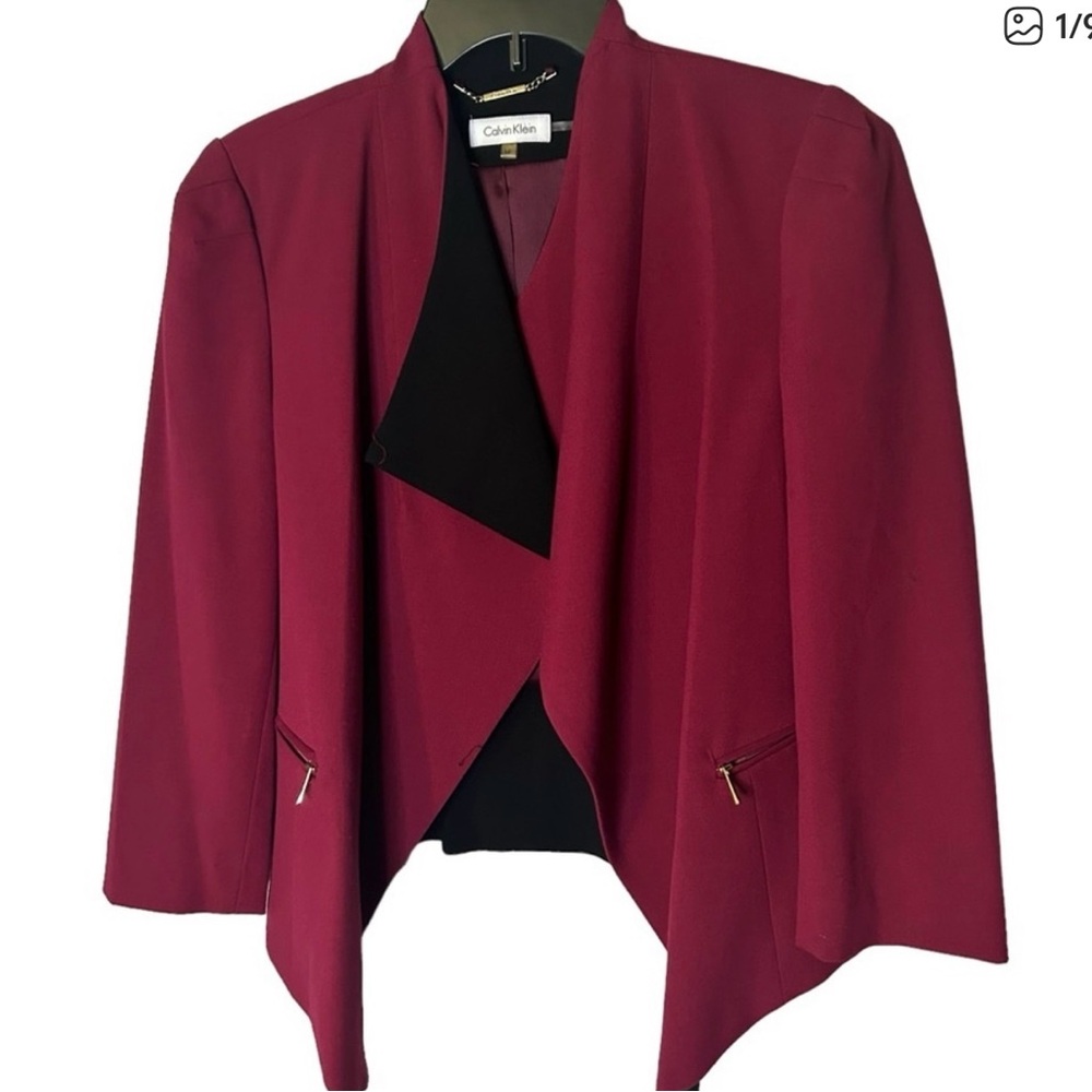 Calvin Klein Magenta trendy ladies open front jacket, size 14, pockets, collar